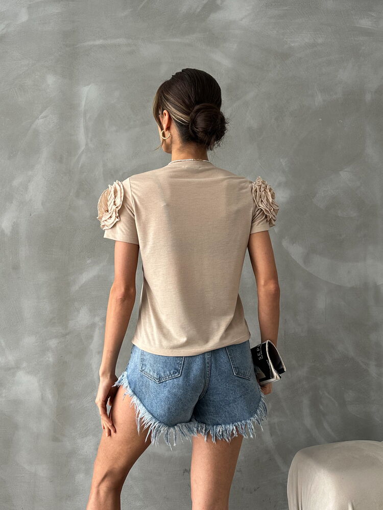 ΜΠΛΟΥΖΑΚΙ ΜΕ ΤΡΙΑΝΤΑΦΥΛΛΑ ΣΤΟΥΣ ΩΜΟΥΣ ΜΠΕΖ